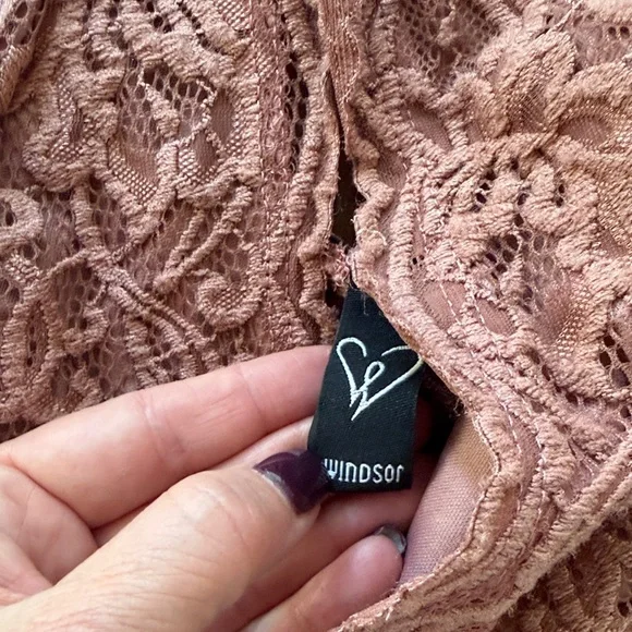 Windsor Brown Lace Bodysuit with Spaghetti Straps Size Large - Picture 3 of 6